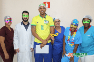 santacasatrespontas-carnaval-hemodialise-paciente