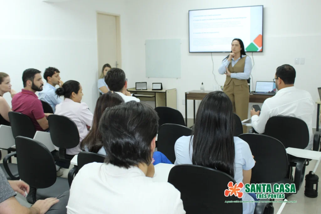 reuniao com coordenacao medica santa casa tres pontas
